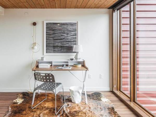 $2,979 / 2br - 762ft2 - Impeccable 2 BR/1.5 BA Flat with Skylines Views (Ballard)63944966019202123