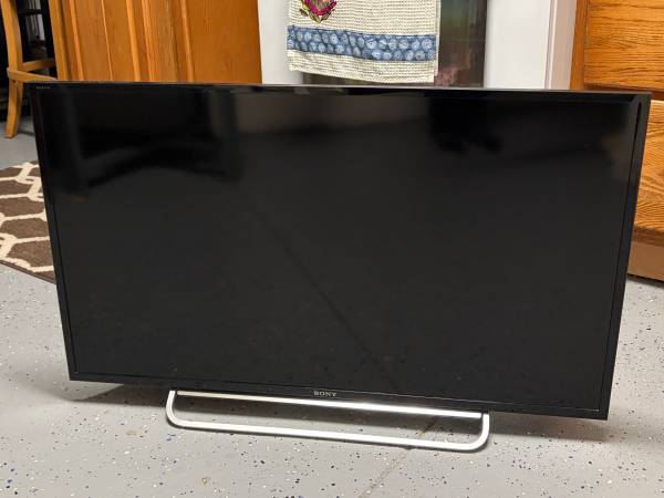 Sony Bravia KDL-40W600B 40-inch (1080p) LED Smart TV with Remote