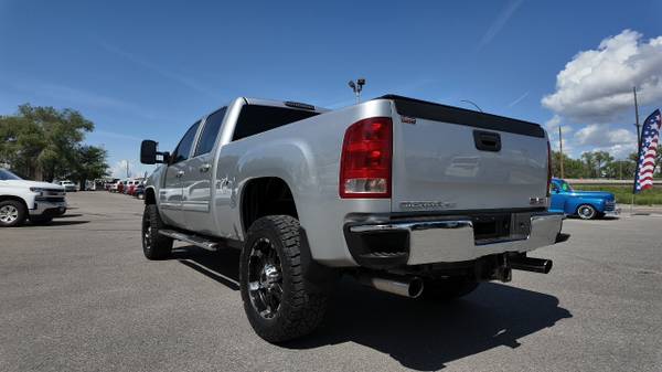 2011 GMC Sierra 2500HD 4x4 SLT, techo solar, cuero - $20.990 (Billings, MT)63442860037891123