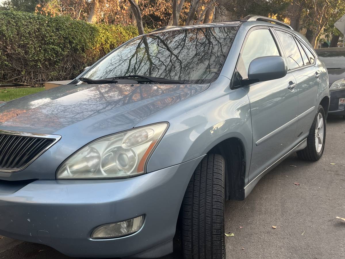 Lexus RX330 Blue in San Fernando Valley