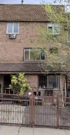 2 bedroom apartment for rent in private house 1