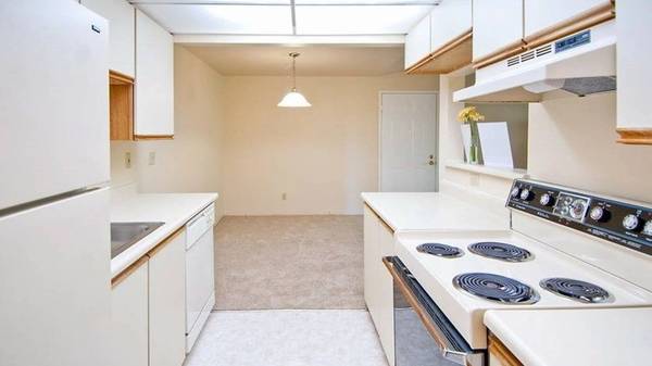$1,760 / 1br - 669ft2 - We love your pets! They'll love our community! Tour today! (Shoreline)63910064319875123