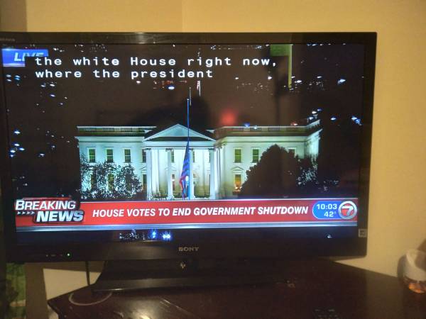 Sony TV KDL-40EX521 1