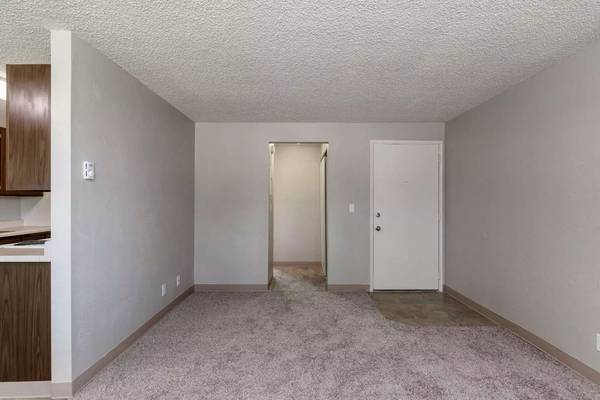 $1,500 / 2br - 776ft2 - Close to everything far from ordinary! Live near it all!$1000 off A-3 (Springfield)63977278411522121