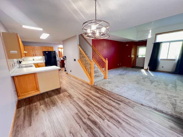 $2100.00 / 2br - 1499ft2 - Oakdale Oasis Now Leasing63868814675843123