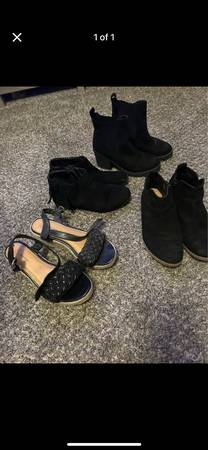 Four pairs of shoes, 6 1/2 to 7 1