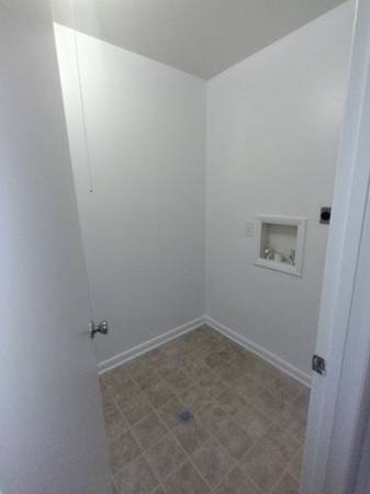 $1041.00 / 2br - 840ft2 - Modern 2 Bed 1.5 Bath Unit in Lynchburg, VA - Available 09/11/2025 - $63851967776131124