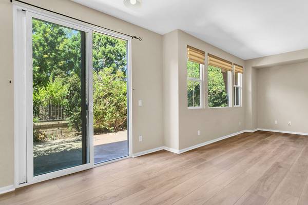 $4,475 / 3br - 1437ft2 - Beautiful townhome with large patio! Available now! New photos availab (San Diego)63621380543235124