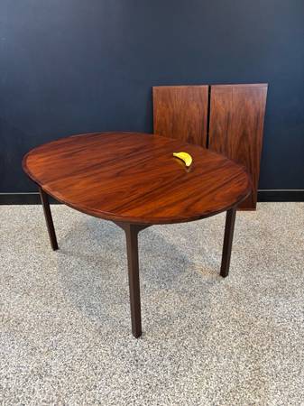 Restored Mid Century Modern walnut expanding oval dining table 1