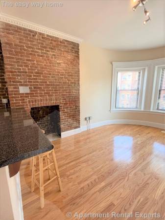 $2,785 / 1br - --- Increíble de 1 dormitorio -- SIN COMISIÓN - Calefacción incluida -- 1 de octubre (Central Sq.)63655287601281123