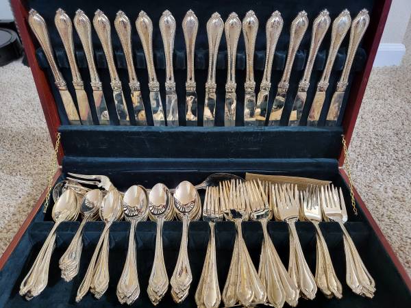 Silver-Plated Silverware 16 Place Settings 1