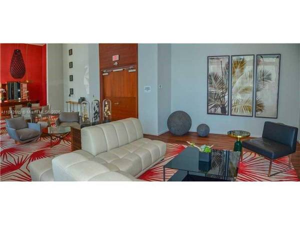 $5,200 / 2br - 1012ft2 - Spectacular 2bd Condo Overlooking Biscayne Bay (Brickellhouse Condo)64051005706114120