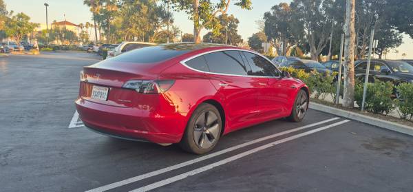 2020 tesla model 3 long range Dual Motor Excellent condition - $15,500 (Los angeles)63615926491137124