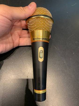 Standard karaoke microphone BS-990GB 1