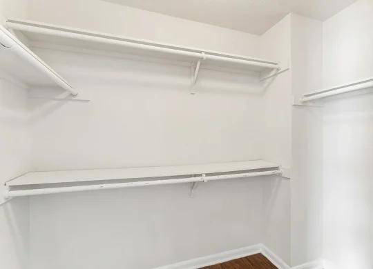$1,617 / 4br - 1327ft2 - Linen Cabinets, Swimming Pool At Sterling Green, Private Yard (Channelview)63906679777922121