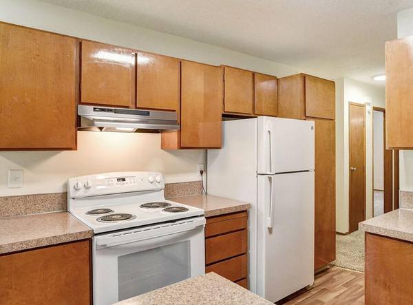 $1,595 / 2br - Access to MAX Line & Other Transportation - Two Bedroom in Milwaukie (Milwaukie Heights)63867270283779124