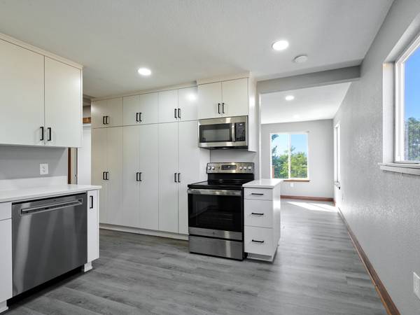 $299,900 / 2br - 672ft2 - Starter home? Investment? Rebuilt to the Studs! (Willamina)63620943169665123