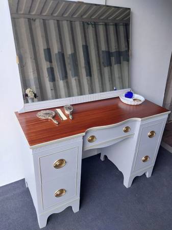 Vintage Huntley Gray Vanity 1