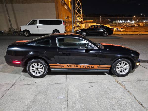 2006 ford mustang - $6,500 (Woodside.ny)63654723471363122