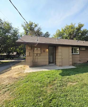 $1,625 / 2br - Cute 2 Bedroom Duplex in Cherry Manor! (1240Da) (Wenatchee)63808971182849122