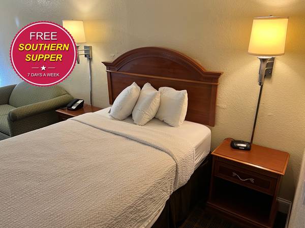 $385 / 1br - 300ft2 - Hot Meals, Clean Rooms, and Fast WiFi! Spend the week $385 week! (Candler)64029211214849124