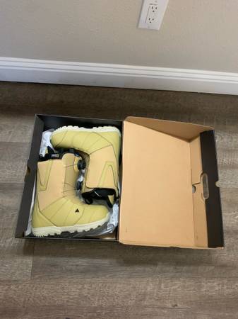 Brand new Burton boa snowboard boots size men’s 8.5 / women’s 10 1