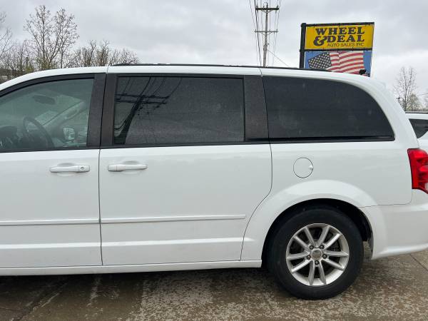 2016 Dodge Grand Caravan SXT - $5,495 (Wheel And Deal Auto Sales Inc.)63470603071617122