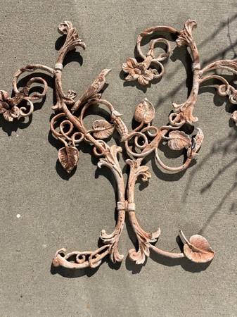 Vintage Hand forged Cast Iron Garden Wall Ornamental Scroll Plaque 1