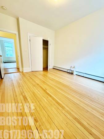 $2,450 / 1br - 2nd Floor Front-Facing 1br on Beacon Street -Avail. NOW- *NO FEE*63856229260289124