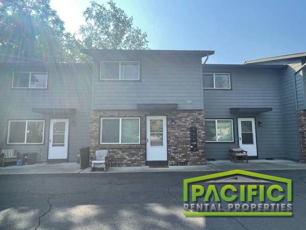 $1,245 / 2br - 925ft2 - 157 Garfield St (Ashland)63654692688897120