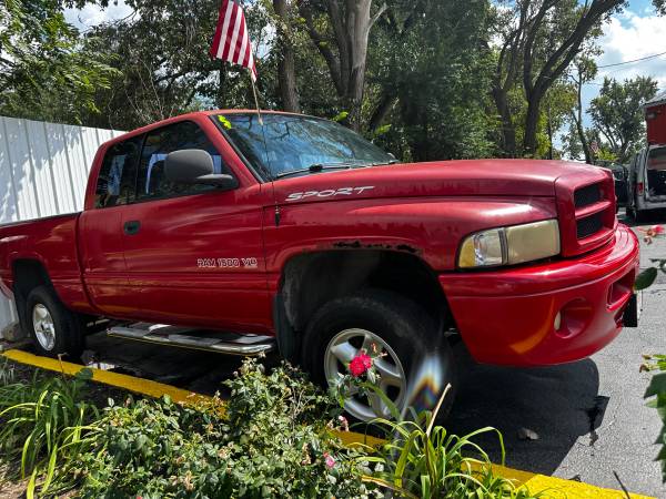 2001 dodge ram 1500 - $2,900 (Urbana)63469768709121123