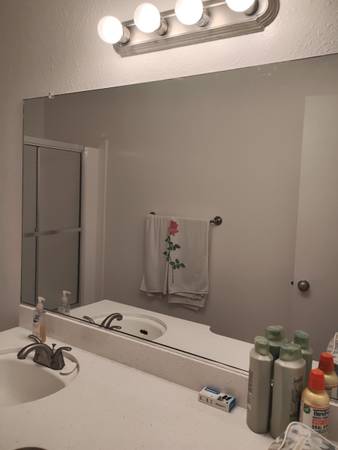 $950 / 1br - Bonita Amplia Recamara (Chula Vista)64037223121409121