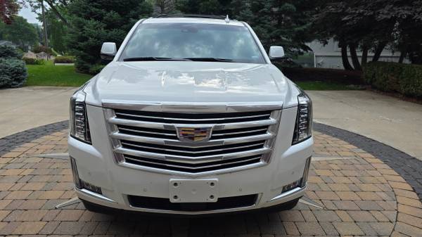 2018 Cadillac Escalade ESV Platinum Edition - $40,000 (Bloomfield)63622095298051121