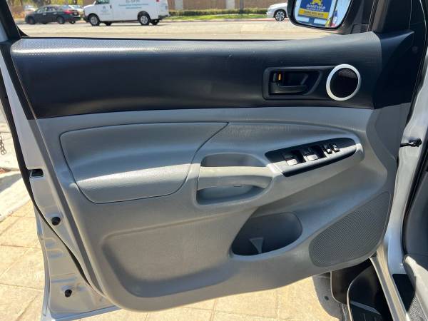 2013 Toyota Tacoma double cab - Photo 11