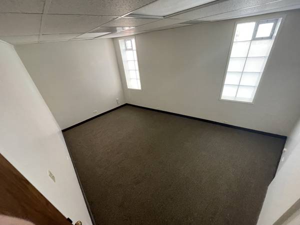 $675 Cozy office space available next to Lincoln Square (Ravenswood)63899124457218122