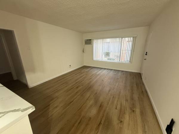 $1,695 / 1br - REMODELED ONE BEDROOMS EASY ACCESS TO THE 405 FREEWAY (North Hills)63869889767809121