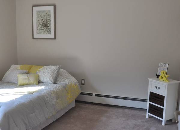 On-Site Management, Refrigerator, Cable Ready 1