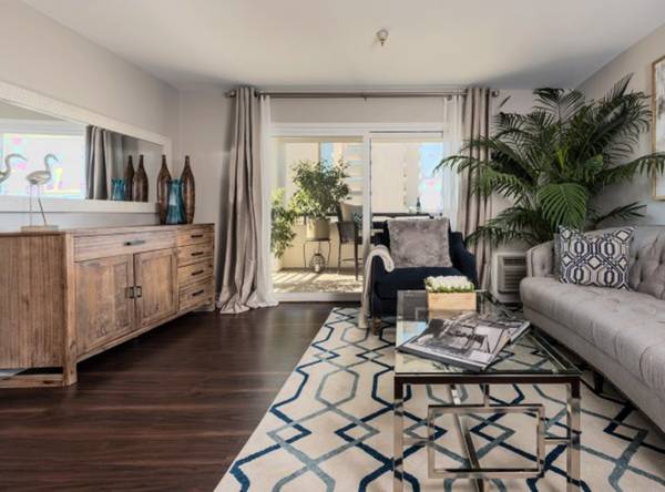 $2,495 / 1br - 6 FREE WEEKS & $500 OFF - Luxury 1 Bed + Designer Interior Features (Hillcrest)64037218851585124
