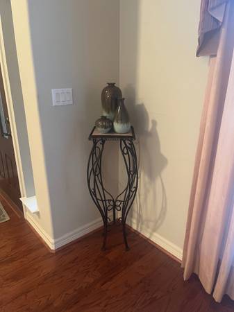 Antique pedestal 1