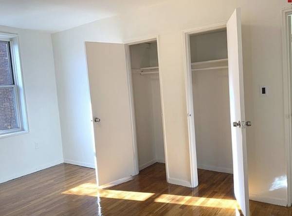 $2,400 / 1br - 700ft2 - 1HAB 1BAÑO RENOVADO - ¡Edificio con ascensor y lavandería! A pasos del #7 (Woodside)63816625650689122