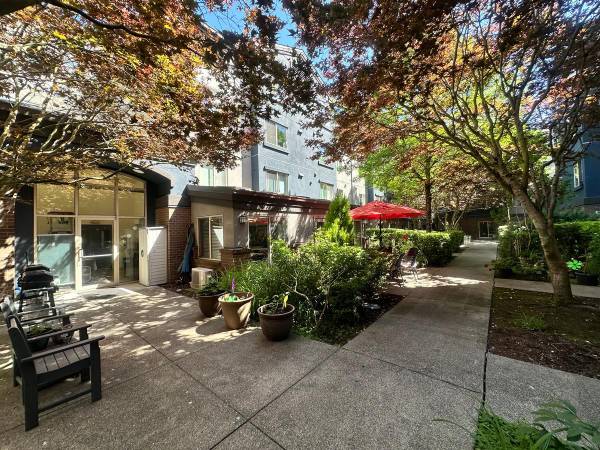$1,199 / 1br - 431ft2 - Breakfast bar* - select homes, Elevator access, 12 Month lease (Olympia)63852482954243124