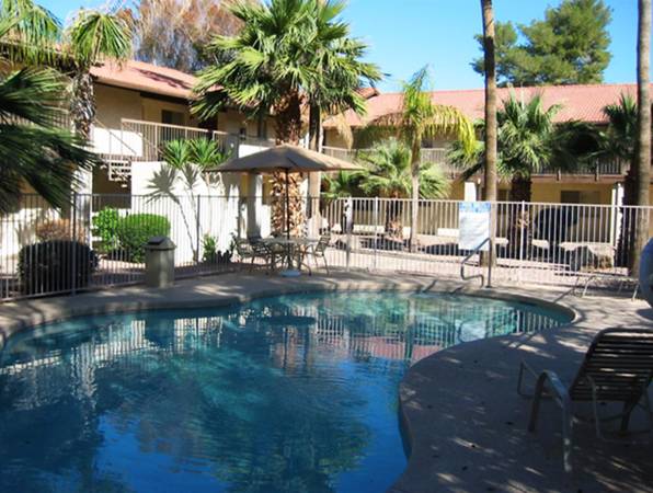 $1,395 / 2br - $500 MOVE! + GET 1 FREE MONTH - Pets Always Welcome, Assigned Parking (Phoenix)64024821786369124