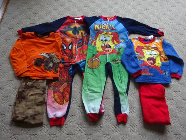 Boys winter pjs - size 6 1