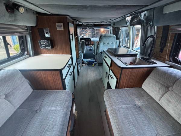 Dodge Ram 350 v8 camper sprinter van - $12,800 (Lafayette)63613152239491123