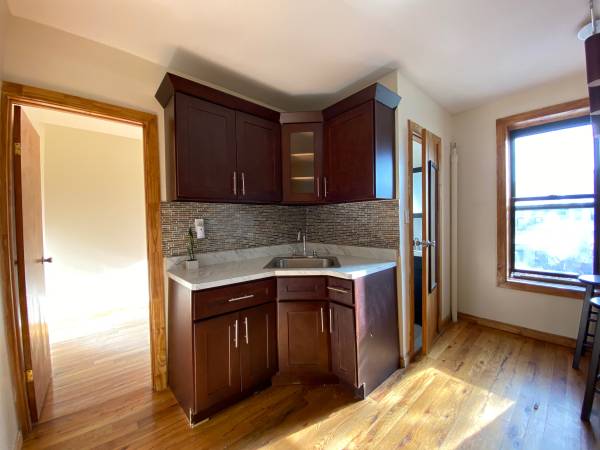 $2,700 / 1br - Williamsburg - Beautiful 1 Bedroom - Heat included - No fee!! (Williamsburg)63854288173315122