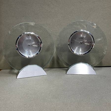 Danbury Clock Co. Quartz Round Glass Desk Clock, German Movement 1