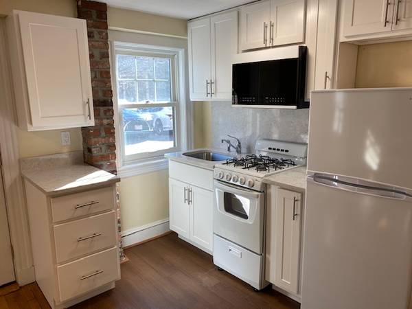 $1,850 / 1br - Complete Renovation! Adorable Coolidge Corner One Bed-PKNG Available! (Beacon Street/Brookline-Coolidge Corner)63996405047171122