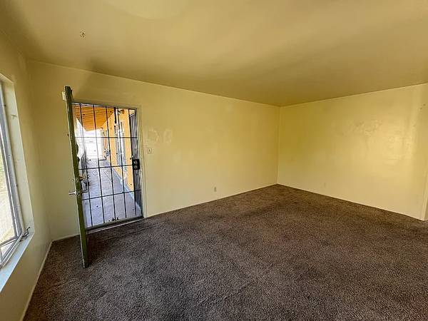 $2,249 / 2br - 700ft2 - Prime Hollywood 2BR/1BA Apartment + Parking – Walk to Everything!63840115202947122