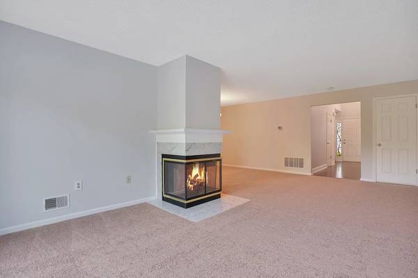$3,300 / 2br - TOWN HOME FOR RENT (BRIDGEWATER)63762826680193122
