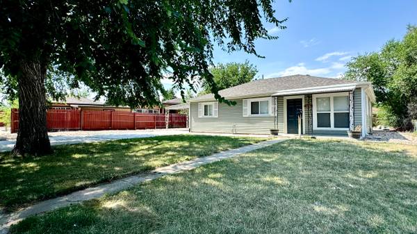 $2,380 / 3br - 1074ft2 - 3 Bedroom 2 Bathroom House in Aurora CO. 911 Zion St #911, Aurora, CO (Aurora)63973358480003121